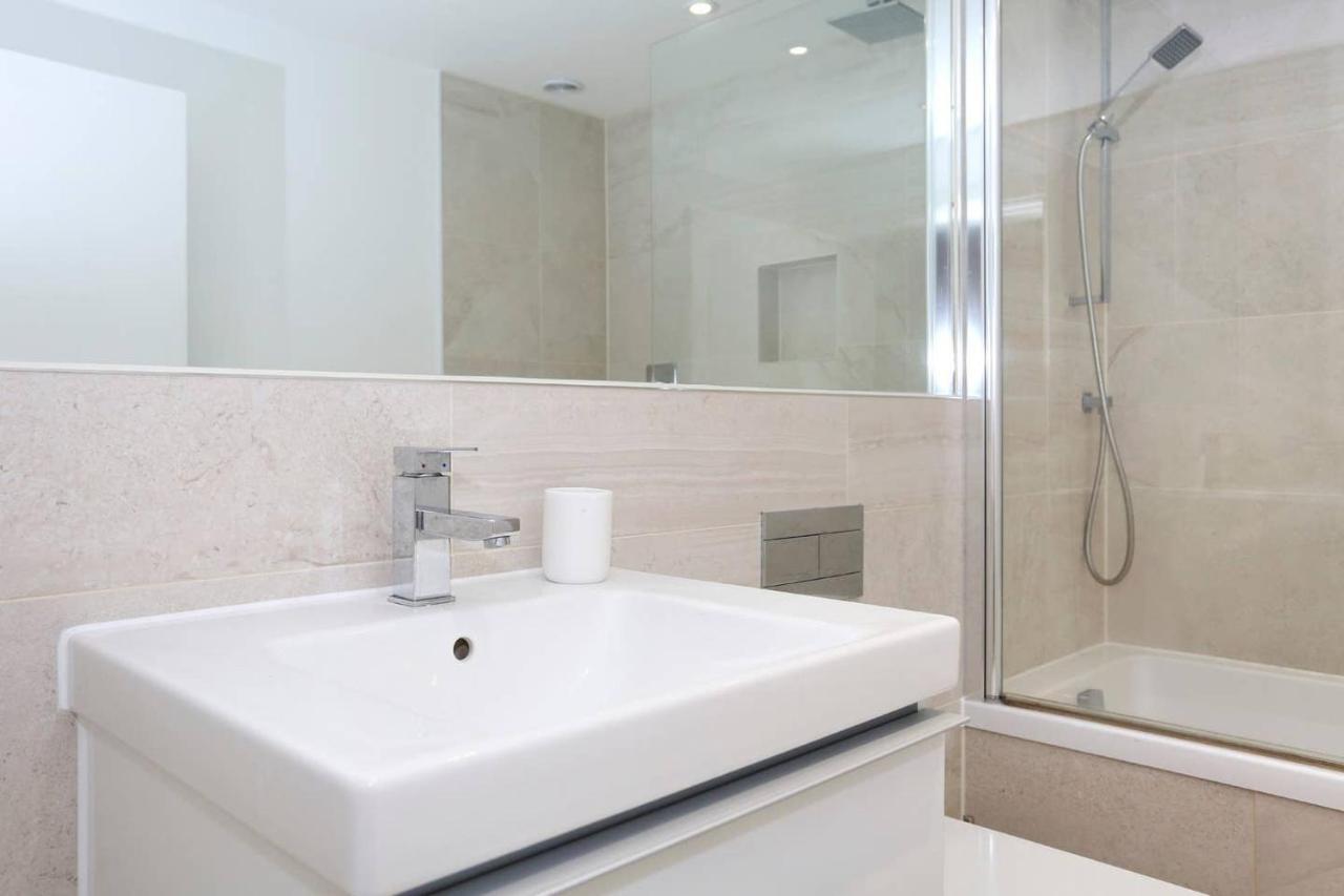 אדינבורו Joivy Vibrant Home Near Calton Hill מראה חיצוני תמונה